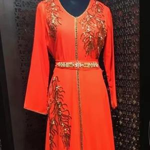 Kaftán Abaya Moderno y Modesto hasta el Suelo para Mujer, Estilo Árabe de Cuello Alto, Jalabiya de Lujo con Decoración de Botones - Product Image 3