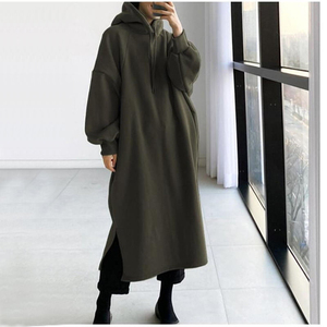 Robe à capuche personnalisée pour femmes musulmanes, couleur unie, manches longues, robe pull-over, robe longue à capuche pour l'automne avec poche - Product Image 3
