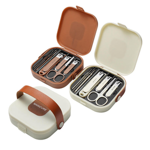 KAAMIR INSTRUMENTS Kit de manucure et pédicure professionnel 18-en-1 en métal avec sac de luxe de haute qualité - Product Image 1