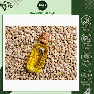 Huile de graines de chanvre de qualité supérieure pressée à froid, naturelle, biologique, riche en acides gras oméga, pour la cuisine, les soins de la peau et le bien-être - Product Image 4