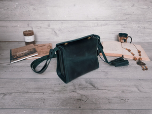 Green Leather Shoulder Bag <b>Small</b> Crossbody <b>Purse</b> Women Clutch Handmade Handbag Compact Cross Body Bag Gift for Women - Product Image 1