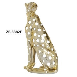 Sculpture décorative artisanale en fer, centre de table artistique pour villas de luxe, famille de hiboux en aluminium plaqué or de qualité supérieure - Product Image 3