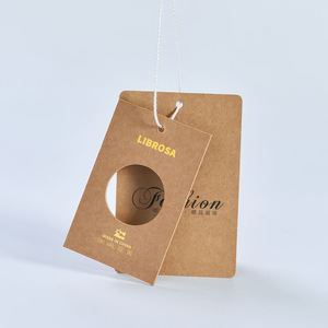 Étiquette suspendue personnalisée de luxe en papier kraft blanc avec logo pour vêtements et accessoires - Product Image 1