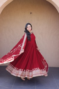 Atractivo Vestido Étnico de Seda con Bordado de Lentejuelas y Pedrería, Manga Larga, para Fiesta o Boda, con Dupatta, a Bajo Precio - Product Image 3