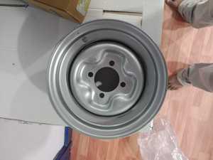 Rueda de Alta Calidad de 400 mm y 8 Llantas para Tuk Tuk APE, RE y King, Fabricante Indio de Piezas de Rueda para Vehículos de 3 Ruedas, Exportadas a Haití - Product Image 3