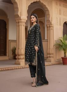 Ensemble Kurti Palazzo en soie GMY brodé de qualité supérieure avec des broderies lourdes et un dupatta de créateur - Product Image 3