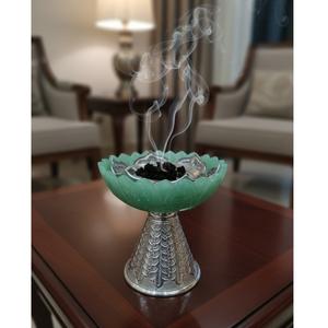 Brûleur à Bakhoor de style vintage avec couvercle, brûleur à encens traditionnel au charbon de bois pour la décoration du Majlis, disponible à la vente - Product Image 5
