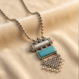 DIVYORO CLASSIC Collier en argent oxydé avec pendentif rectangulaire turquoise pour femme, longueur réglable, anniversaire - Product Image 1