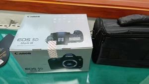 Appareil photo reflex numérique professionnel <span class=keywords><strong>Canon</strong></span> EOS <span class=keywords><strong>5D</strong></span> <span class=keywords><strong>Mark</strong></span> <span class=keywords><strong>3</strong></span> d'occasion, avec batterie et chargeur. - Product Image 6