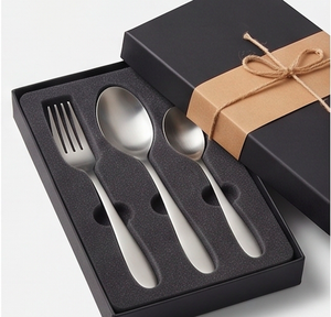 Juego de cubiertos de acero inoxidable plateado, elegante y duradero, perfecto para el hogar, la cocina, la mesa de comedor, bodas y restaurantes. - Product Image 4