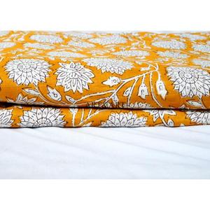 Tissu en coton léger et écologique à imprimé floral, tissé à la main en Inde, multicolore, pour sacs et chemises - Product Image 6