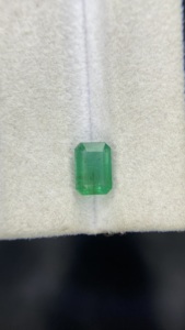 Esmeralda Zambiana Natural Certificada de 7x5 MM, Corte Octogonal, con Buen Brillo, Piedra Preciosa Suelta para Joyería, 1.18 Quilates - Product Image 3