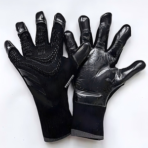 ถุงมือผู้รักษาประตู Professional Predator Pro 3.55 มม. URG 2.0 หนังแท้ ปรับได้ กันลื่น ยึดเกาะดีเยี่ยม สำหรับเด็กและผู้ใหญ่ ใช้ได้ทั้งในร่มและกลางแจ้ง - Product Image 5