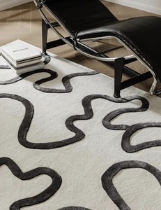 พรมขนสัตว์แบบทัฟท์มือคุณภาพพรีเมียม ลายแบบนามธรรม ขนสั้น ด้านหลังทำจากยางลาเท็กซ์ สีเบจกลาง ตกแต่งบ้านสไตล์โมเดิร์น นุ่มสบาย เหมาะสำหรับห้องนั่งเล่น บาร์ หรือใช้สำหรับละหมาด - Product Image 1