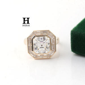 Bague de fiançailles de luxe personnalisée en or 14 carats avec halo octogonal de diamants, diamant de laboratoire VVS taille Asscher pour femme - Product Image 6