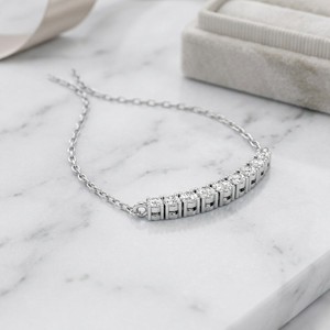 Collier pendentif barre incurvée serti de pierres rondes brillantes 1.00CTW - Product Image 3