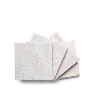 Posavasos de mármol natural con base de corcho antideslizante y resistente al calor, protector de mesa para tazas de café y cristalería. - Product Image 1