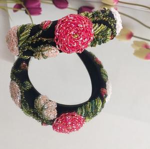 Élastiques à Cheveux Tendance Faits Main de Haute Qualité pour Femmes et Enfants – Mode Multicolore Brodés et Perlés - Product Image 1