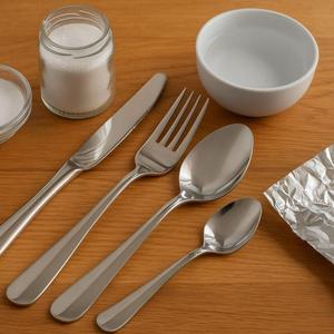 Ensemble de couverts modernes en acier inoxydable poli miroir avec manches côtelées, compatibles lave-vaisselle, pour mariage, en vente - Product Image 3