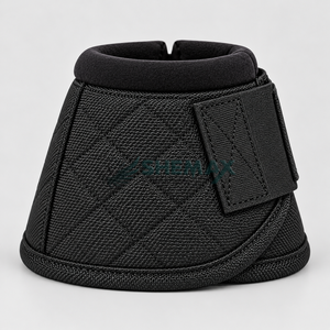 Protège-pattes pour chevaux sur mesure, offrant une matière en caoutchouc flexible, des bords renforcés et des couleurs attrayantes pour les marques équestres. - Product Image 3