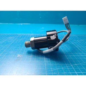 VALCON RN - 760 Torr RN-760Torr-2VAO-4 Interruptor de Presión de Vacío Usado Como Está, Piezas de Equipos Semiconductores Legados - Product Image 1