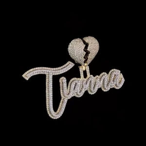Colgante Personalizado de Moissanita Iced Out con Nombre, Corazón Roto, Plata 925 Bañada en Rodio, VVS, con Letras, Collar Unisex, Regalo - Product Image 2