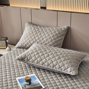Quilted Microfiber 300tc Air-Permeable <b>Bed</b> Protection <b>Pad</b> Waterproof Machine Washable All-Season Mattress Cover for Hospital Use - Product Image 3