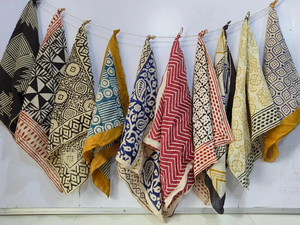 Pañuelo Cuadrado Étnico de Algodón Hecho a Mano, Estampado a Bloque, Set de Pañuelo para el Cuello y Corbata, Ideal para el Verano, Regalo para San Valentín - Product Image 2