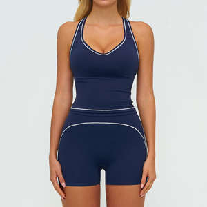 Conjunto Deportivo Ajustado, Camiseta sin Mangas y Pantalones Cortos, Ropa de Gimnasio de Alta Elasticidad para Mujer, Ropa Deportiva Funcional Premium - Product Image 1