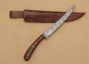 Cuchillo de Cocina de Acero de Damasco Hecho a Mano con Mango de Madera Pakka y Funda de Cuero - Product Image 6