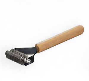 Pinces à queue intelligentes de haute qualité pour la coupe des queues de chiens, chats et chevaux, pour le toilettage et le coiffage des queues, fabriquées au Pakistan - Product Image 1