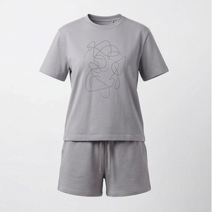 Ensemble décontracté en tricot gris pour femmes, 2 pièces, t-shirt à manches courtes avec imprimé abstrait et short au-dessus du genou, coupe régulière, printemps-été - Product Image 1