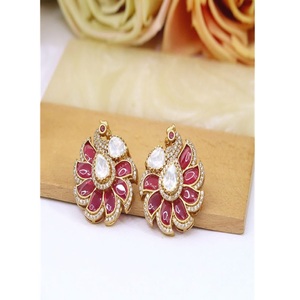 Encantadores Pendientes de Latón Chapado en Oro con Moissanita de Primera Calidad, Hermosos Pendientes Kundan para Mujeres y Niñas, Ideales para Bodas y Fiestas - Product Image 1