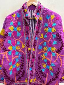 <b>Velvet</b> Suzani <b>Jacket</b> <b>Women</b> Floral Embroidered Winter Coat Ethnic Vintage Outerwear Artisanal Reversible Rajasthan - Product Image 4