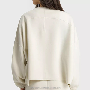 Chemise à col rond personnalisée pour femmes, tenue décontractée, fitness, vêtements de gym pour filles - Product Image 3