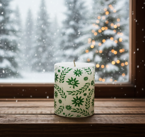 Vela de Parafina Floral Verde Elegante (3x3 Pulgadas) Hecha a Mano, Ecológica, Sin Aroma, para Pedidos al por Mayor, Navidad, Bodas, Hogar - Product Image 1