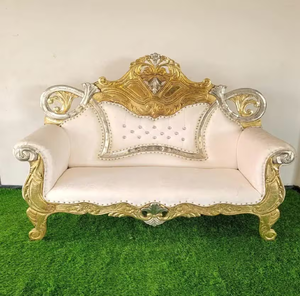Canapé de mariage orné de sculptures dorées, avec revêtement texturé bicolore et coussins latéraux assortis, disponible à prix de gros. - Product Image 5