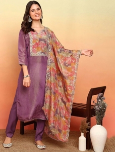 Conjunto KV de Kurta y Salwar de Seda Bordada para Mujer, Sin Arrugas, para Boda, con Duppata de Estampado Digital - Product Image 3