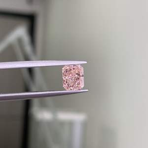 Diamants roses fantaisie cultivés en laboratoire CVD, taille Radiant, 1,45 ct/1,5 ct, pureté VVS, certifiés IGI, en vrac, pour la joaillerie - Vente en gros - Product Image 4