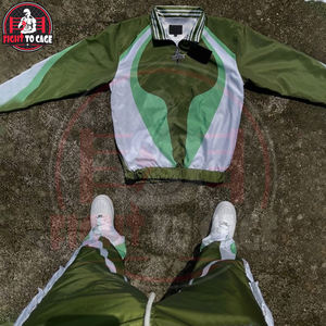 Conjunto Deportivo de Nylon para Hombre 2026 con Logotipo Personalizado, Chaqueta y Pantalones Cortavientos de Poliéster para Otoño - Product Image 3