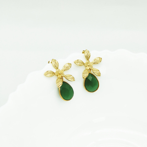 Pendientes Colgantes de Ónix Verde con Diseño de Flor Chapados en Oro de 18K al por Mayor, Joyería de Pendientes de Ónix Verde en Forma de Gota - Product Image 3