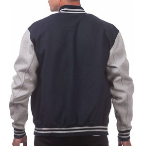 เสื้อแจ็คเก็ตวาร์ซิตี้สีดำสำหรับผู้ชาย ยี่ห้อ Econex ผลิตจากผ้าฟลีซ คอตั้ง แขนยาว ทรงลำลอง สวมใส่สบายในฤดูหนาว ระบายอากาศได้ดี มีช่องด้านหน้า - Product Image 4