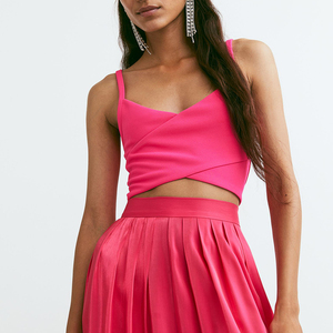 Débardeur d'été sans manches respirant pour femme avec soutien-gorge intégré, coussinets amovibles et bretelles spaghetti, en mélange de polyester - Product Image 2