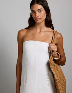 Robe d'été décontractée sans bretelles en mousseline de soie blanche tissée, coupe trapèze, longueur ras du sol, taille naturelle, couleur unie, sans manches pour femme - Product Image 2