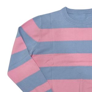 Pull ras du cou rayé rose et bleu en maille douce à manches longues – Vêtement décontracté et tendance pour l'hiver - Product Image 3