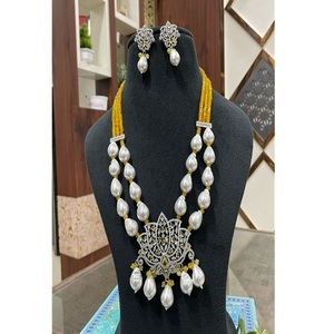 ชุดสร้อยคอมาลาประดับเพชร CZ ชุบทอง ดีไซน์หรูหรา พร้อมต่างหู สำหรับผู้หญิงและเด็กผู้หญิง เหมาะสำหรับงานแต่งงานและชุดประจำชาติ - Product Image 1