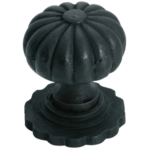 Poignées de meuble en fonte noire, style vintage, à motif melon cannelé, pour tiroirs et placards, rustiques, avec plaque de fixation en rosette - Product Image 1