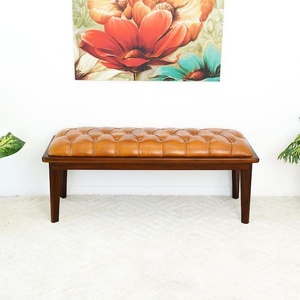Banc d'entrée/chambre moderne en cuir marron et bois de teck de 49 pouces, banc rembourré en bois pour couloir, disponible en gros - Product Image 5