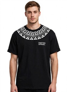 ONETEN APPAREL Camiseta negra de manga corta para hombre con cuello redondo y patrón geométrico de clave griega blanca - Product Image 1