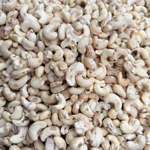 Venta Caliente de Nueces de Anacardo Crudas Comestibles de Alta Calidad WW180, Secas con una Humedad Inferior al 4.8%, Vietnam, OEM, ODM, Marca SANTIGO, 2 Años de Vida Útil - Product Image 1